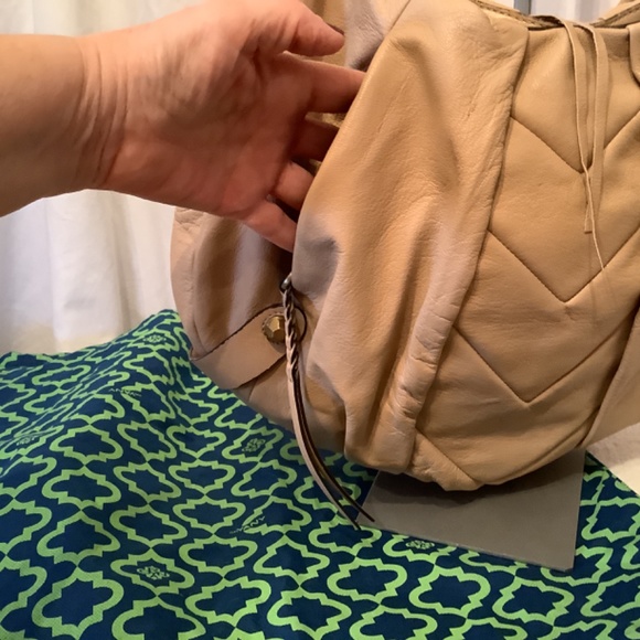 EUC Oryany leather satchel purse shoulder sand/bone concealed - Picture 14 of 17